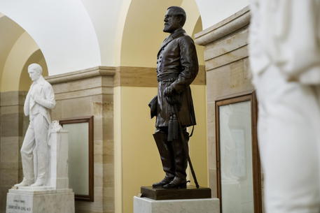 epa08532646 A statue of Confederate General Robert E. Lee is on display in the Crypt of the US Capitol in Washington, DC, USA, 07 July 2020. Speaker of the House Pelosi has called for the Lee statue, donated by the state of Virginia in 1909, to be removed along with 10 additional confederate leaders statues.  EPA/SHAWN THEW